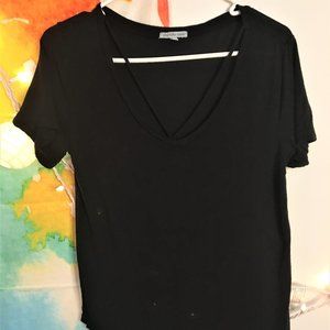 V-neck T-shirt